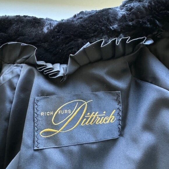 Black Double Breasted Mink jacket never worn.  Would fit sizes 4 and 6. - Picture 6 of 9